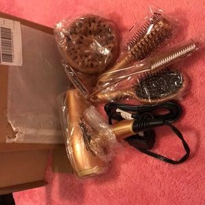 Joy 1-Touch Hairdryer with Brushes